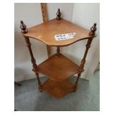 Wood corner shelf
