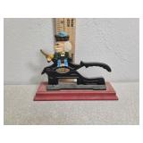Cast iron nut cracker