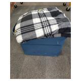 Tote with throws & sheets queen