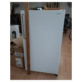 Sanyo mini fridge 3.2 cubic feet 33" ht . WORKS