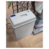 > Paper shredder
