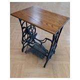 > Lovely Singer treadle cast iron base