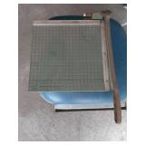 Paper cutter