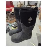 Muck boots mens size 9, women