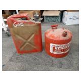 > 2 metal fuel cans