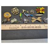 *Vintage brooches, Trifari +