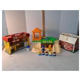 Fisher Price: hospital,  barn & zoo
