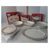 Lenox Holiday Dinner / service ware