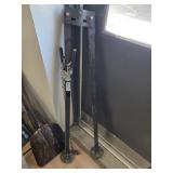King pin stabilizer