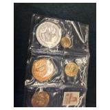 1966 Mexican mint set, with silver peso