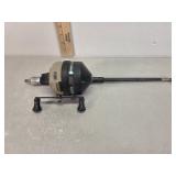 Bow fishing attachment with Zebco 808 reel