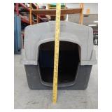 > Petmate dog house 22" ï¿½ 22" 24"