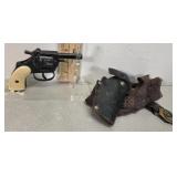 CIG 22cal starter pistol with holster