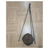 >Cast iron pot and tripod