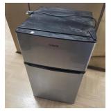 >Galanz 3.1 cu ft dorm fridge refrigerator freezer