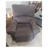 Lift chair with battery back up seat is 21x23"