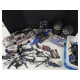 Traxxas REVO 3.3 RC truck with EZ start. Should