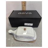 Aava butter dish with handle and base