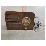 Junior radio, tubes, bakelite? knob