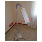 OTT-LITE LAMP W/ DAY LIGHT BULB