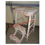 ANTIQUE WOOD STEP STOOL
