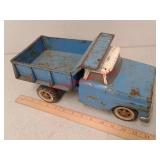 Vintage Tonka dump truck metal toy