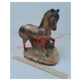 Vintage chalk horse deco