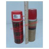 2 thermoses with lids and stoppers