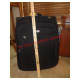 LIKE NEW AMERICAN TOURISTER SUITCASE LUGGAGE ON WH