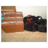 3 SAMSONITE SUITCASES & MISC DUFFLE BAGS
