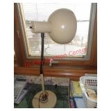 UNDERWRITERS LABRATORIES ADJUSTABLE DESK LAMP