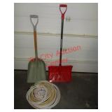 2 SHOVELS & GARDEN HOSE