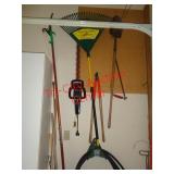 YARD / GARDEN TOOLS, RAKES, HEDGE TRIMMER +++