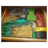 GLOVES, PLAYING CARDS +++