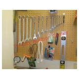 K-T WRENCHES - 18" STANLEY LEVEL +++