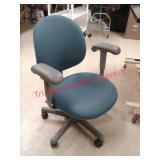 Office chair on casters - cannot get height