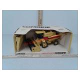 Ertl New Holland combine new in box