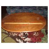 OVAL COFFEE TABLE & LARGE RUG
