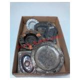 Assortment of metal ashtrays +++