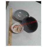 Vintage enamel colander & 2 enamel bowls