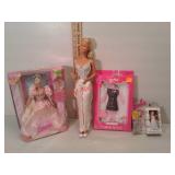 Rapunzel Barbie doll, fashion outfit, keychain
