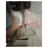 > 2 coal / grain scoops