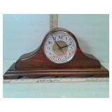 Battery operated mantel clock