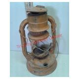 Vintage Dietz oil lantern lamp - missing glass