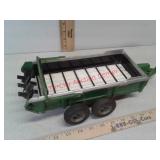 John Deere Ertl manure spreader