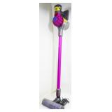 Dyson v7 Motomead Vacuum Cleaner, Works