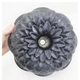 Nordic Ware Chrysanthemum Bundt Cake Pan