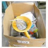 Box Lot: Kitchen Items