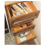 Contents of Kitchen Drawers, See Photos