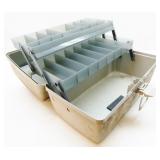 Lid-Locker Tackle Box